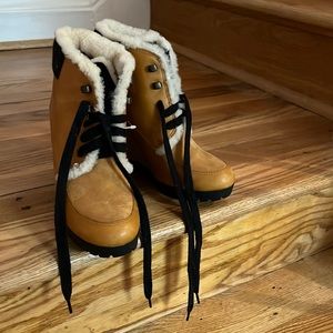 Cole Haan Waterproof Tan Leather Boots Size 7